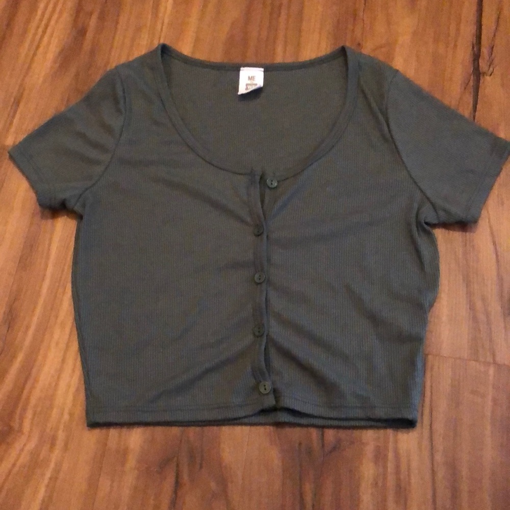 dark green cropped button up